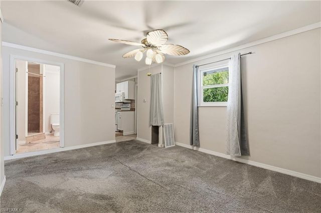 4900 Tahiti LN, Naples, FL 34112