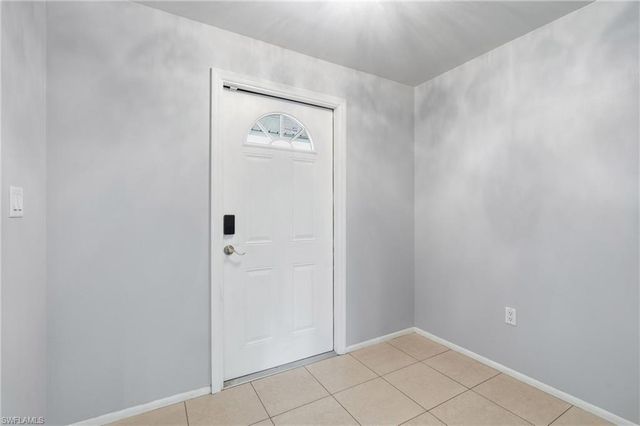 4900 Tahiti LN, Naples, FL 34112