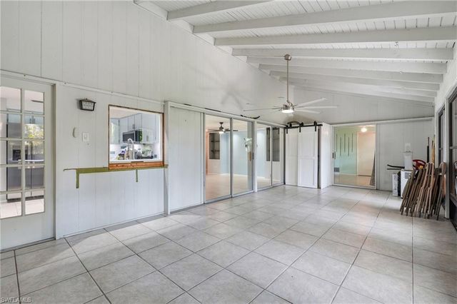 4900 Tahiti LN, Naples, FL 34112