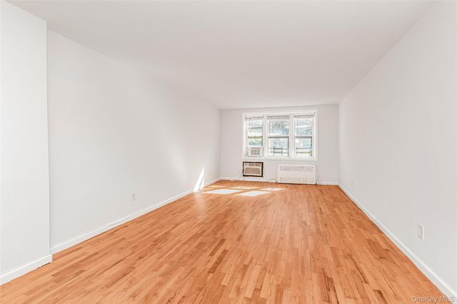 679 Warburton Avenue 2R, Yonkers, NY 10701