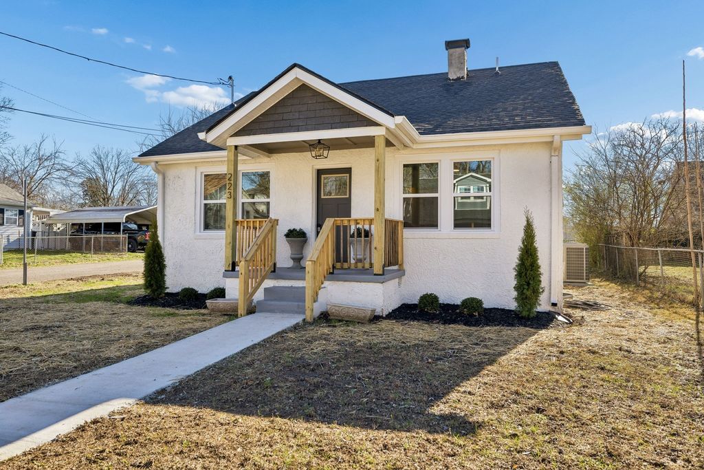 223 Davis Ave, Columbia, TN 38401