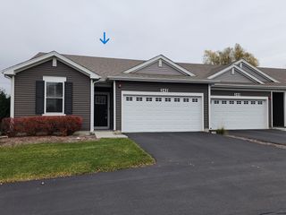 242 Sussex Lane, North Aurora, IL 60542