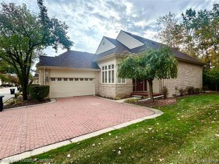 38153 S Vista Drive, Livonia, MI 48152