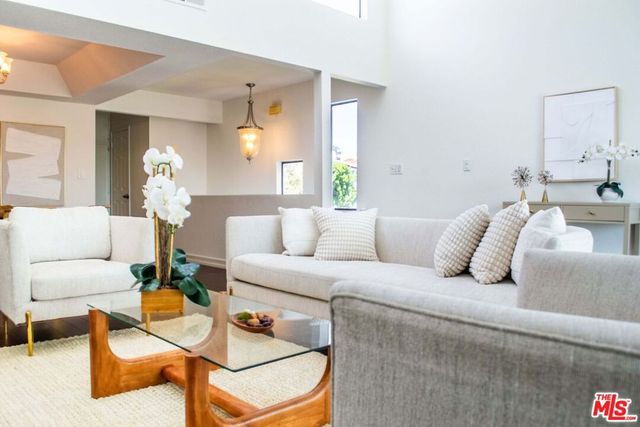 228 S Irena Avenue E, Redondo Beach, CA 90277