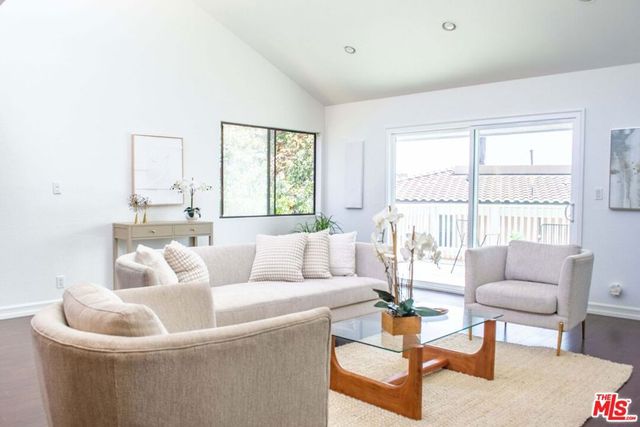 228 S Irena Avenue E, Redondo Beach, CA 90277