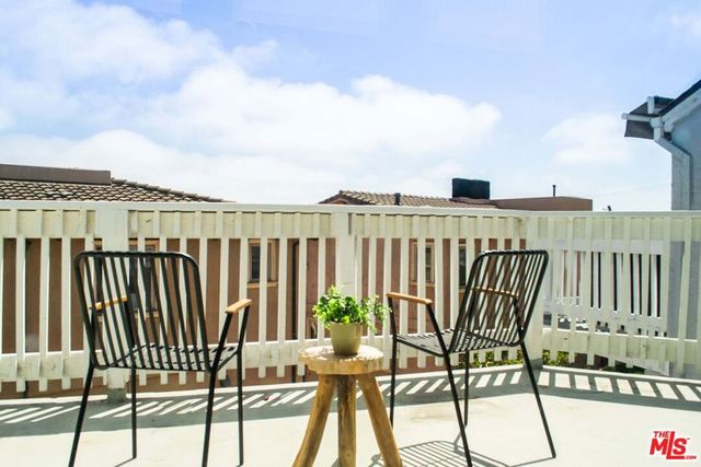 228 S Irena Avenue E, Redondo Beach, CA 90277