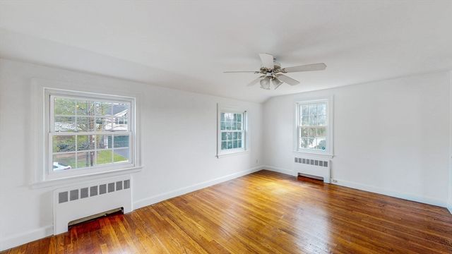 12 Fessenden St, Newton, MA 02460