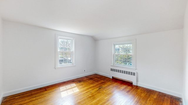 12 Fessenden St, Newton, MA 02460