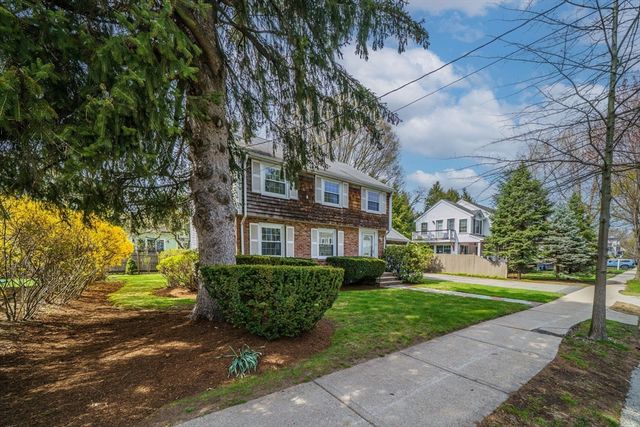 12 Fessenden St, Newton, MA 02460