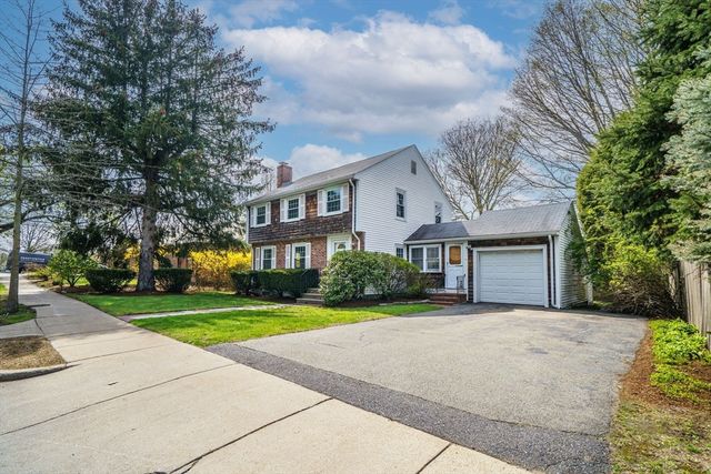 12 Fessenden St, Newton, MA 02460