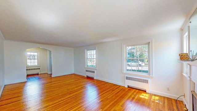 12 Fessenden St, Newton, MA 02460