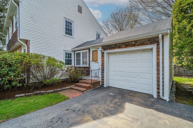 12 Fessenden St, Newton, MA 02460