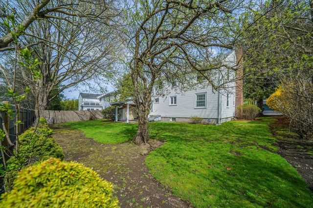 12 Fessenden St, Newton, MA 02460