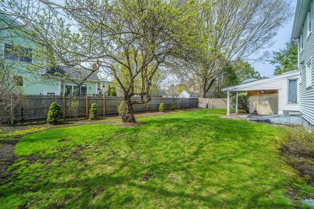 12 Fessenden St, Newton, MA 02460