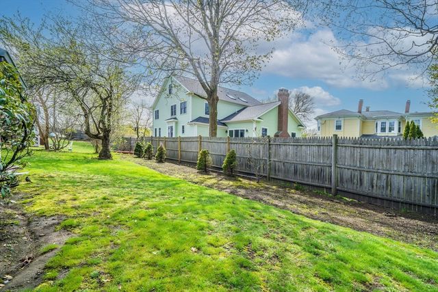 12 Fessenden St, Newton, MA 02460