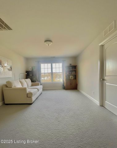 114 Belden Trl, Louisville, KY 40245