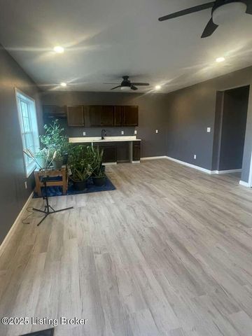 114 Belden Trl, Louisville, KY 40245