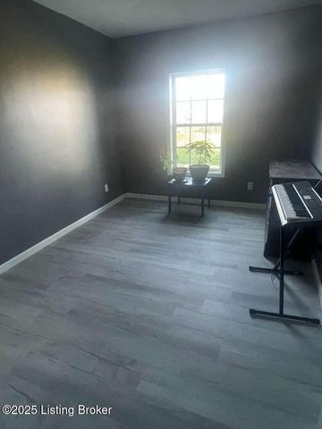 114 Belden Trl, Louisville, KY 40245