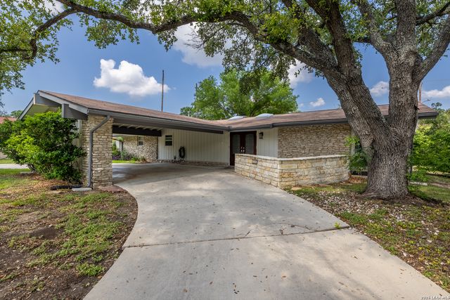 8722 Midcrown, Windcrest, TX 78239