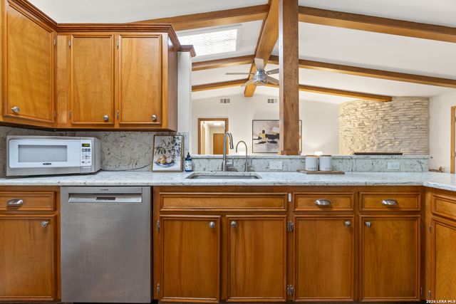 8722 Midcrown, Windcrest, TX 78239