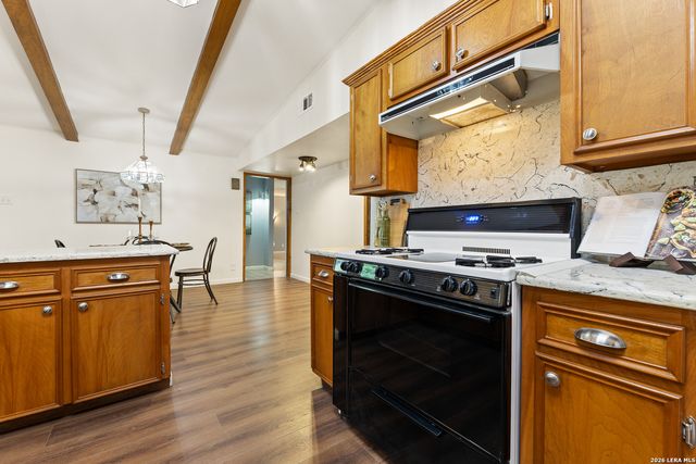 8722 Midcrown, Windcrest, TX 78239