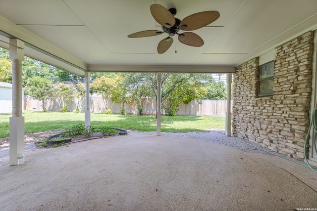 8722 Midcrown, Windcrest, TX 78239