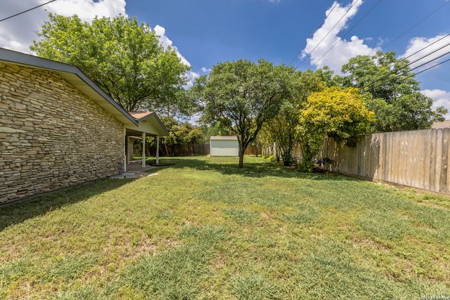 8722 Midcrown, Windcrest, TX 78239