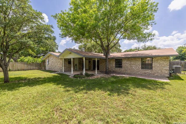 8722 Midcrown, Windcrest, TX 78239