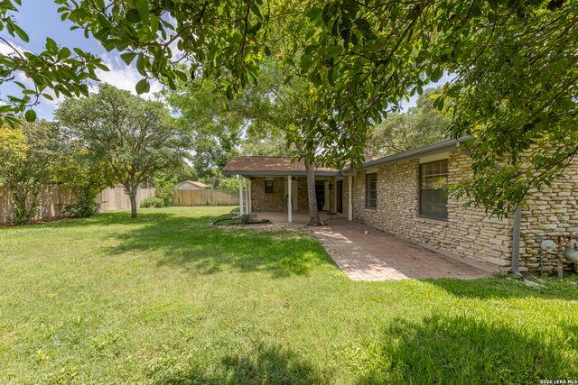 8722 Midcrown, Windcrest, TX 78239