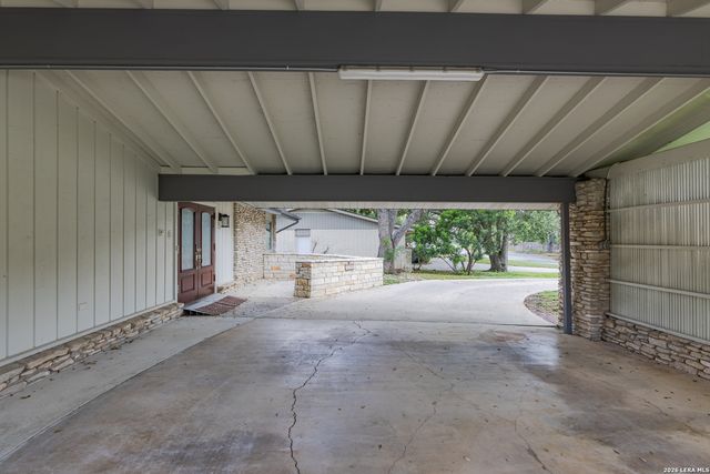 8722 Midcrown, Windcrest, TX 78239