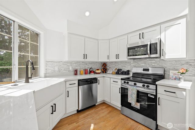 9219 S 237th Place, Kent, WA 98031