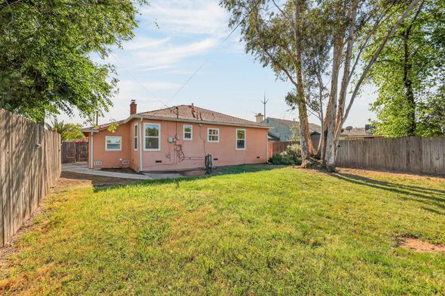 2321 Howe Ave, Sacramento, CA 95825