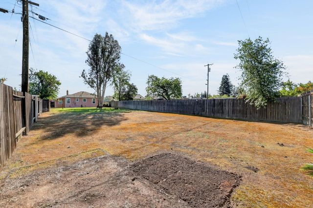 2321 Howe Ave, Sacramento, CA 95825