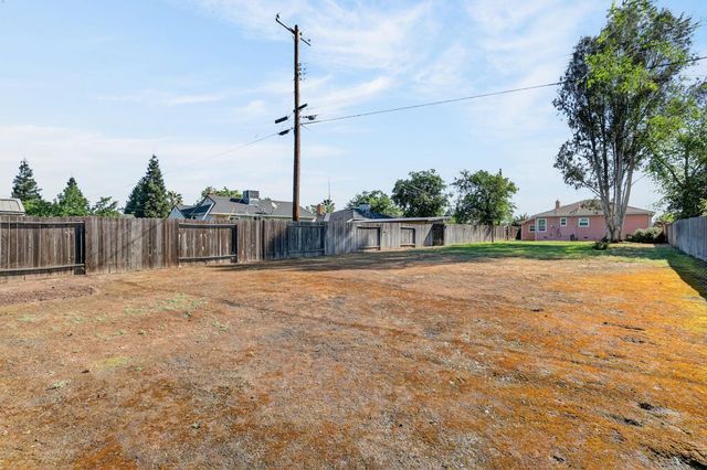 2321 Howe Ave, Sacramento, CA 95825