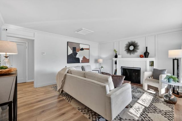 2321 Howe Ave, Sacramento, CA 95825