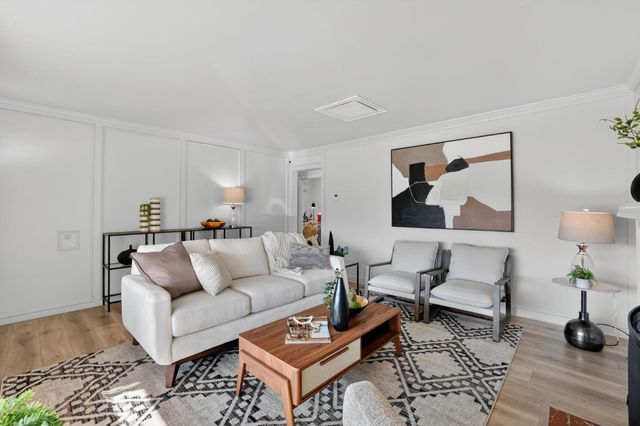 2321 Howe Ave, Sacramento, CA 95825