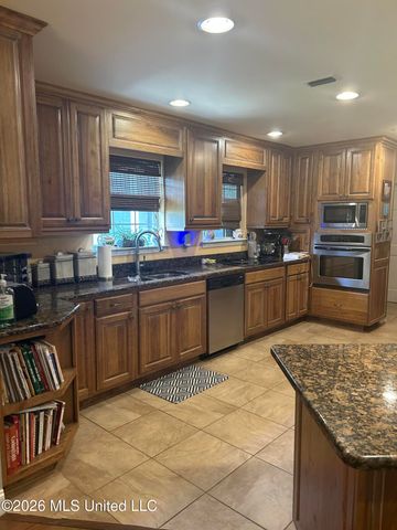 2421 Washington Avenue, Pascagoula, MS 39567