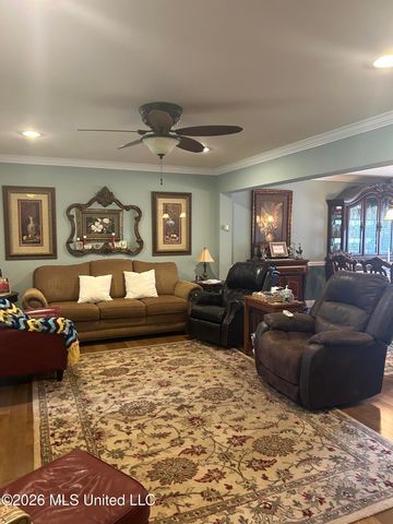 2421 Washington Avenue, Pascagoula, MS 39567