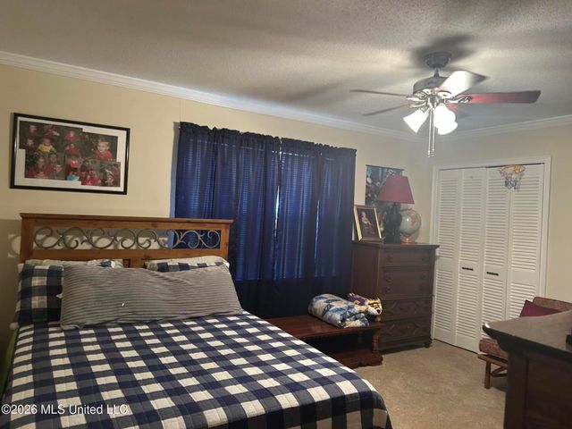 2421 Washington Avenue, Pascagoula, MS 39567