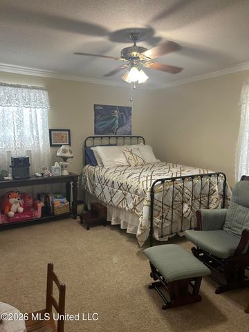 2421 Washington Avenue, Pascagoula, MS 39567