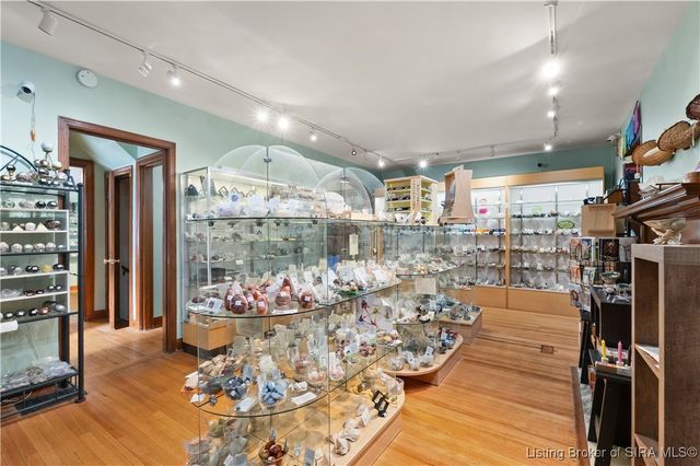 1302 E 10th Street, Jeffersonville, IN 47130