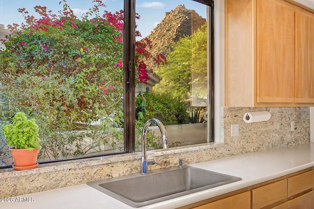 11075 E DESERT VISTA Drive, Scottsdale, AZ 85255
