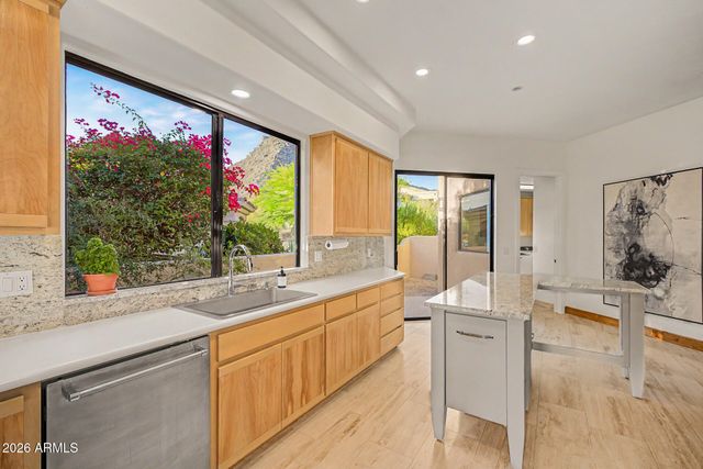 11075 E DESERT VISTA Drive, Scottsdale, AZ 85255
