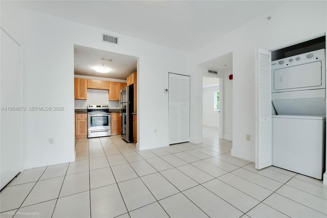 750 SW 2nd St, Miami, FL 33130