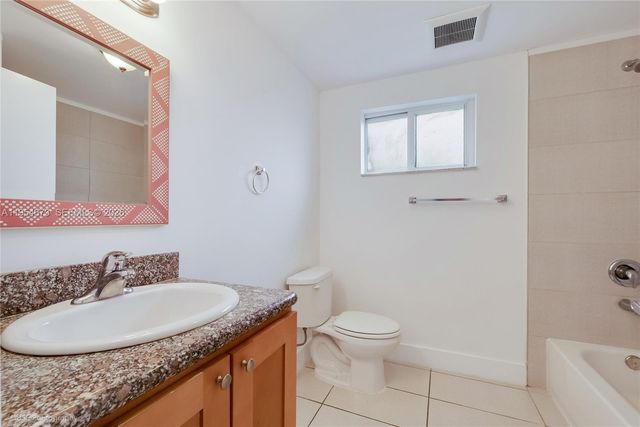 750 SW 2nd St, Miami, FL 33130