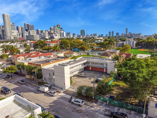 750 SW 2nd St, Miami, FL 33130