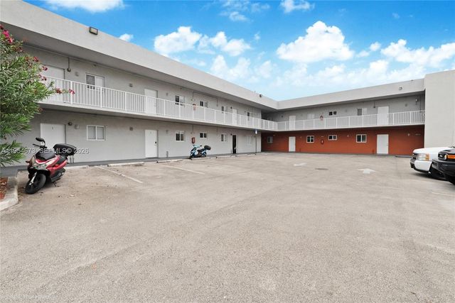 750 SW 2nd St, Miami, FL 33130