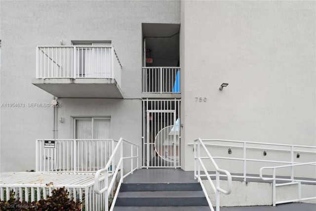 750 SW 2nd St, Miami, FL 33130