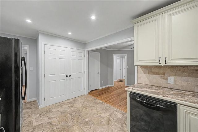 71 Worthington Drive NE, Marietta, GA 30068
