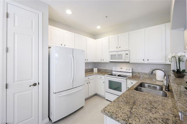 1423 Santiago CIR 1702, Naples, FL 34113